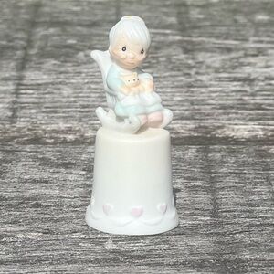 Precious Moments purr-Fect grandma porcelain thimble